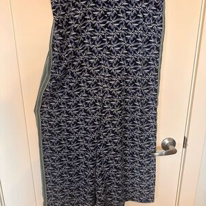 Max Studio Navy and White Leaf Print Flow Wide Leg Pants
